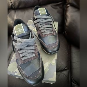 Valentino shoes size 10 used good condition